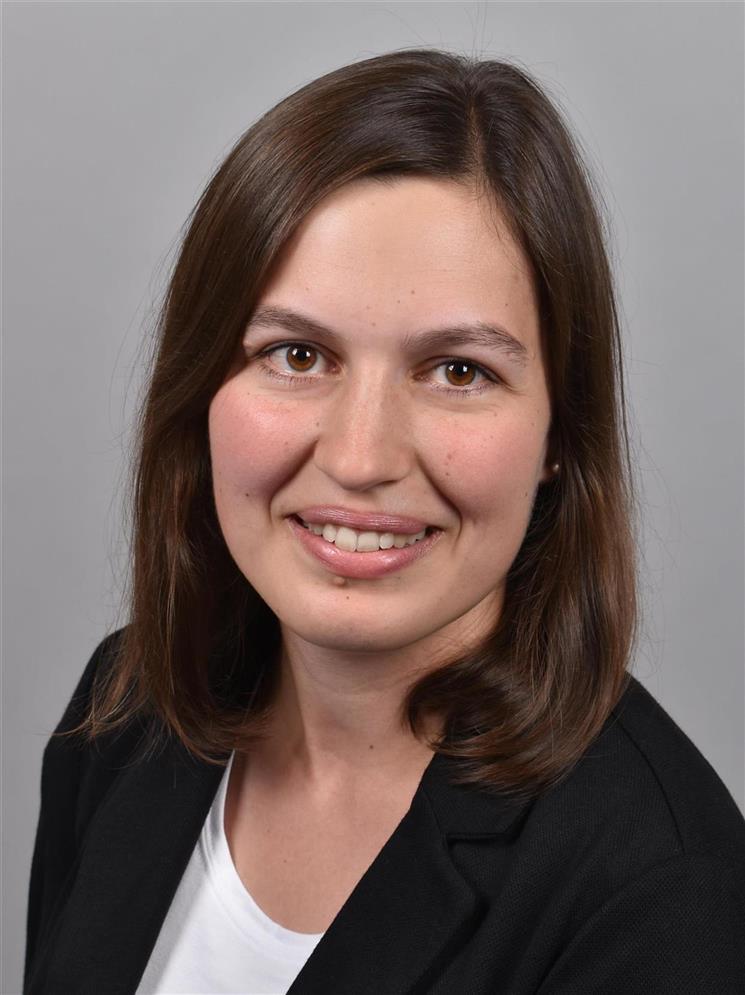  Verena Singer